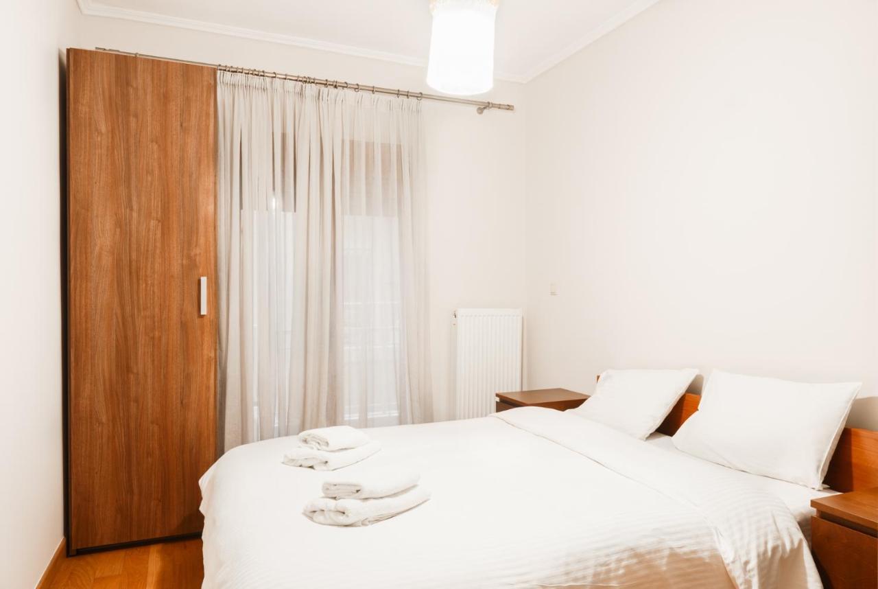 Wood In The Center Of Apartment Thessaloniki
